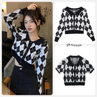 เสื้อไหมพรม เสื้อโปโล เสื้อคลุม เสื้อแฟชั่นหญิง วินเทจ Black and white diamond plaid cardigan 1115/1
