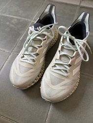 Adidas 4D 跑鞋