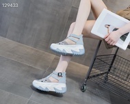 Da Nữ Phong Cách La Mã Giày Sandal Mùa Hè Nhẹ Thoáng Khí PU Rỗng Ra Giày Tăng Chiều Cao 5Cm