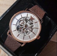 亞曼尼EMPORIO ARMANI Ariator 白色面鏤空錶盤 棕色皮革錶帶 男士 自動機械錶 AR60027