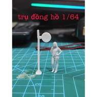 5 1/64 clock pillars decorated with Diorama