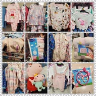 英國直送/英國代購/ Pre Order/ 預購款 - Peppa Pig 童裝/ 兒童/ 女童長袖睡衣套裝/ 頭圈頭飾套裝/ 短袖睡衣套裝/ 內褲套裝/ 長袖衫/ 長袖連身毛毛衫/ 長袖連身雨褸/ 