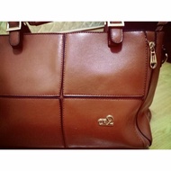 CR2 handbag