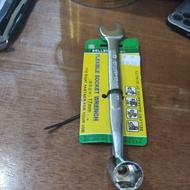 Flexible socket wrench + 17mm sellery wrench / flexible socket combination wrench + 17mm sellery rin