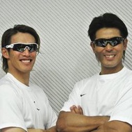 貳拾肆棒球-日本帶回日職棒火腿鬥士隊 Oakley 10周年式樣聯名款 太陽眼鏡/白色
