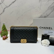 CHANEL 黑金牛 BOY 25
