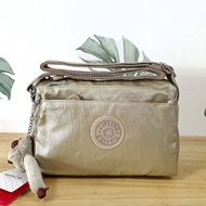 กระเป๋าสะพาย KIPLING Mini Crossbody Bag (แบรนด์แท้) กระเป๋าสะพายข้างขนาดกะทัดรัด ผลิตจากวัสดุ Nylon+ Polyester100%