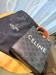 CELINE Triomphe Canvas Vertical Cabas 手袋