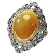 Pre-owned women's ring, size 9.5, featuring a 5.70ct opal and 0.60ct diamonds, set in 18K white gold