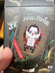 Pop mart skullpanda Skullpanda sp6 Addams family 亞當斯一家 面無表情的溫絲黛 隱藏