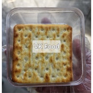 *Biscuit Timbang* Lee Cream Crackers 200g/500g Halal & Ready Stock