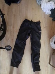 Montane 防水長褲