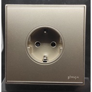 SIMON E6 CHAMPAGNE PLUG OUTLET SCHUKO POWER OUTLET/