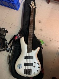 Ibanez bass SR300 beige/white made in Indonesia