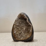 Sparkly Amethyst Geode in Brown Coffee Latte Color! Triangle ⛰️ Crystal Healing Energy FengShui 🇸🇬SG Local Seller