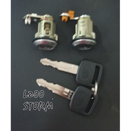 STORM L200 DOOR LOCK W/KEY SET