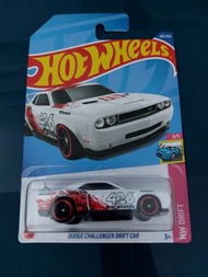 【Dodge challenger】[另有藍色，紅色，紫色版本可供選擇]全新風火輪白色道奇"challenger drift"經典合金模型玩具跑車 hotwheels white color dodg
