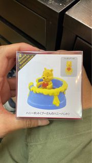 Tomica Tokyo Disneyland Winnie the Pooh