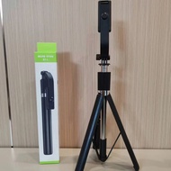 Gậy chụp ảnh 3 chân R1S-L 1M7 thế hệ mới có đèn led trợ sáng selfie chụp hình nút bluetooth điều khi