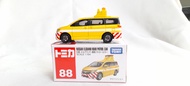 Xe mô hình Tomica (Có hộp số 88) - Xe C.sat Nissan màu vàng rất đẹp giá rẻ cho bé hay sưu tập.