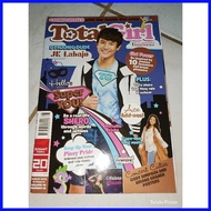 ✆ ♀ ❋ Total Girl Magazine with poster of Ariana Grande