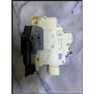 VOLKSWAGEN GROUP Right-front door lock (3C2 837 016 A)