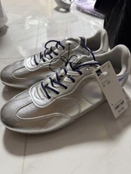 GU雙鞋帶銀色波鞋