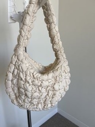 Cos woman handbag 雲朵包