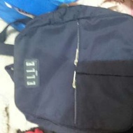 ELLE品牌全新偏小點後背包。