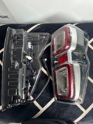 ไฟท้าย Isuzu D-MAX ปี 2020-2023 LED รุ่นคิ้วชุบโครเมียม สินค้าพร้อมส่ง