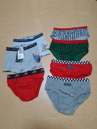 男童內褲