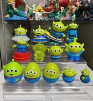 日本悕有絕版迪士尼三眼仔飛船彈弓狗 紅心馬 礦工 朔克天王 叉叉 小叉 吱吱企鵝 不倒翁巴斯光年胡迪medicom kubrick扭蛋擺設小擺件扭蛋。Pixar 火腿豬ham Toy Story 3彈