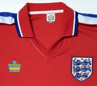 เสื้อฟุตบอลอังกฤษ 1978 ย้อนยุค ชุดเยือน รูปถ่ายใหม่จากสินค้าจริง England 1978 away Retro football shirt vintage jersey AAA Thailand Quality