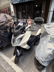 SYM GTS 300i 摩托車