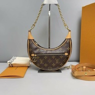 LV路易威登Loop老花月亮包肩背包 晶片款