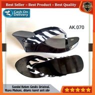 Gelis Kelom Sendal, Geulis Tasik, Ladies Wedges Sandals, Wood Mompah, Code AK.070 COD