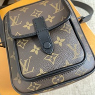 LV Christopher 老花相機包 M69404