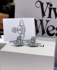 (有現貨！不用提問🙏🏻) 2026春夏新色 Vivienne Westwood ARIELLA Earrings 合金 水鑽 愛心 心心 心型土星 耳環 耳釘(保証正貨及全新) 薄荷綠色