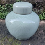 guci antik celadon keramik