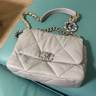 Chanel 19