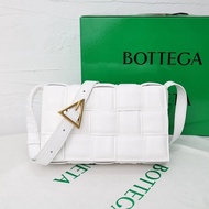 Bottega Veneta New Style Ladies Woven Pillow Bag Genuine Leather Tofu Bag Fashion Casual Small Squar