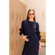 Runway Items | เดรสอัดพลีตแขนยาวพวง