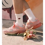 NB NB 993 casual running shoes for both men and women.