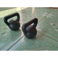 2 cast iron 5KG lime jar dumbbells