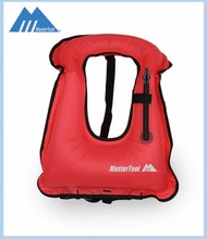 MasterTool - 成人浮潛背心-紅色，獨木舟助浮衣，游泳背心，便擕式救生衣，充氣浮潛夾克, 適用於所有的水上活動，潛水、浮潛、游泳等，輕便小巧，折疊後僅手掌大小，重量也只有250g。（贈送收納