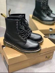 Dr.Martens 馬汀博士 1460 NAPPA 經典軟皮 牛皮革 舒適百搭 短筒 馬丁靴 男女同款 黑色