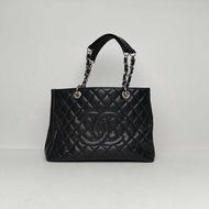 CHANEL GST購物袋小號33黑色荔枝牛皮13開銀扣肩背包