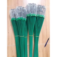 10 green plastic-coated zinc hooks to hang orchids in sizes from 70cm to 1m2