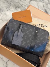 LV Brand new CITY KEEPALL 男包 斜孭袋