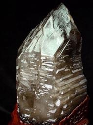~shirley 水晶~[天梯]~六面六角水膽黃鱷魚骨幹水晶~29.2公斤~極度有型~完全鎮宅~值得收藏!